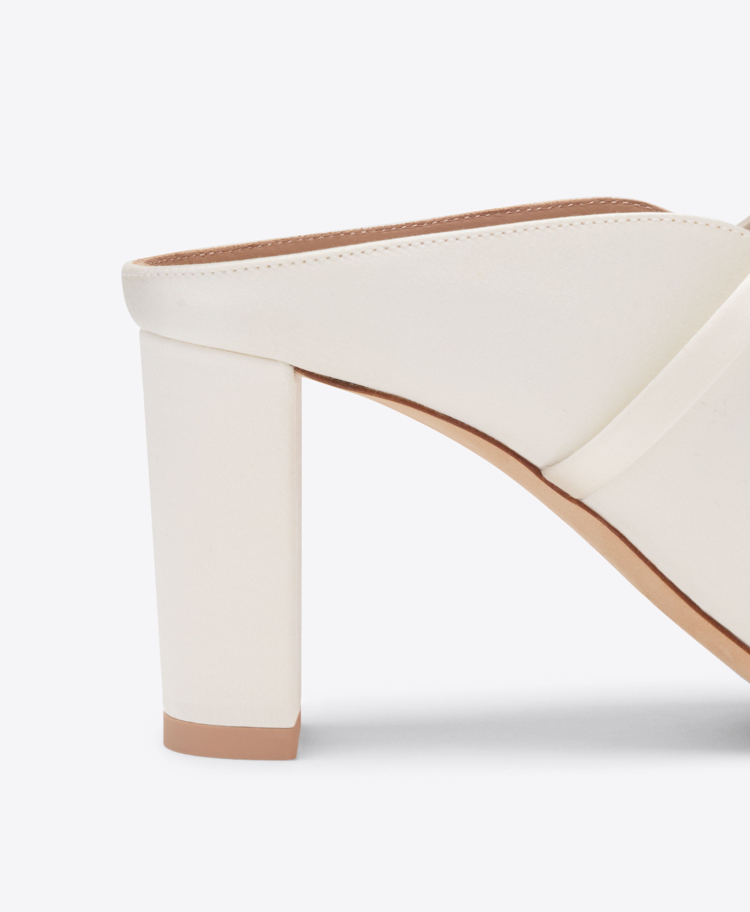 靴 Her lip to Cross Strap Mules 37 white Malone Souliers|Norah 70 White Satin Heeled Sandals